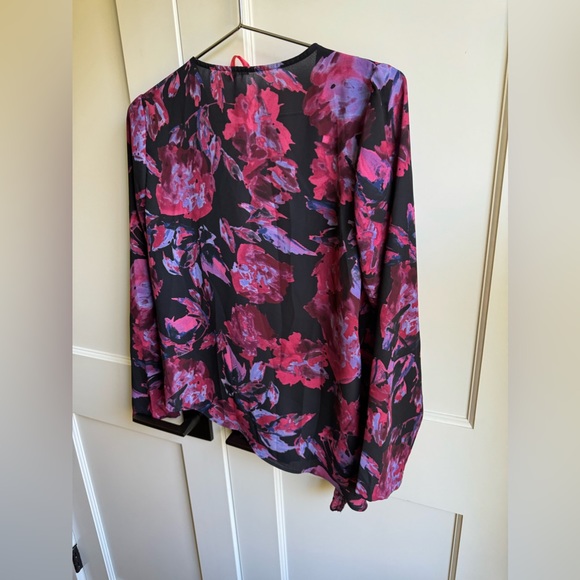 Eight Sixty Floral Blouse - Picture 5 of 6
